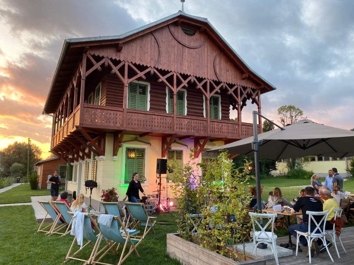 Villa Ruska Daca Любляна Экстерьер фото